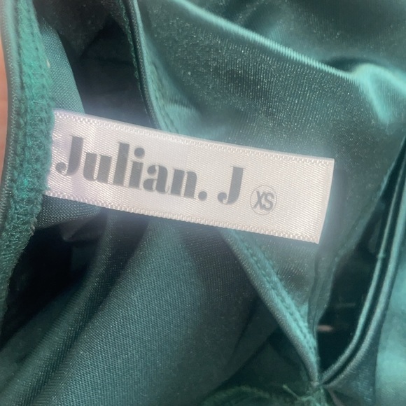 Twik Satiny fitted draped-neck dress from Simon’s - Picture 4 of 7